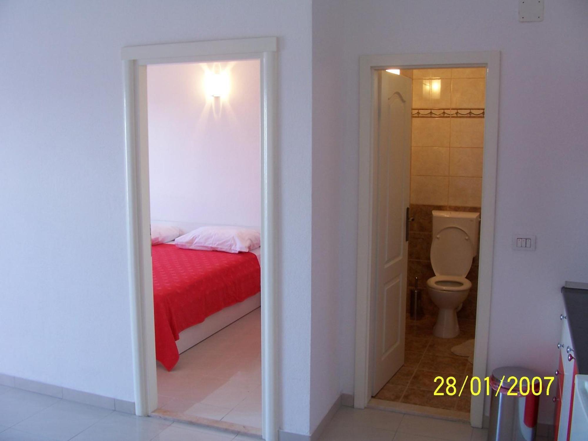 Apartments Perdijic Nemira Омиш Экстерьер фото